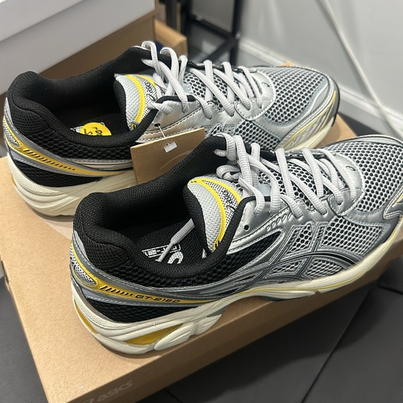 Asics - Picture 6 of 6